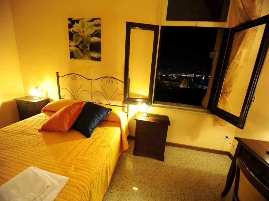 Barone Bed And Breakfast Σαλέρνο Δωμάτιο φωτογραφία